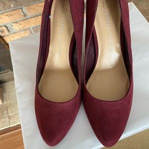 Laura Conrad Heels. Burgundy. Women’s Size 8.